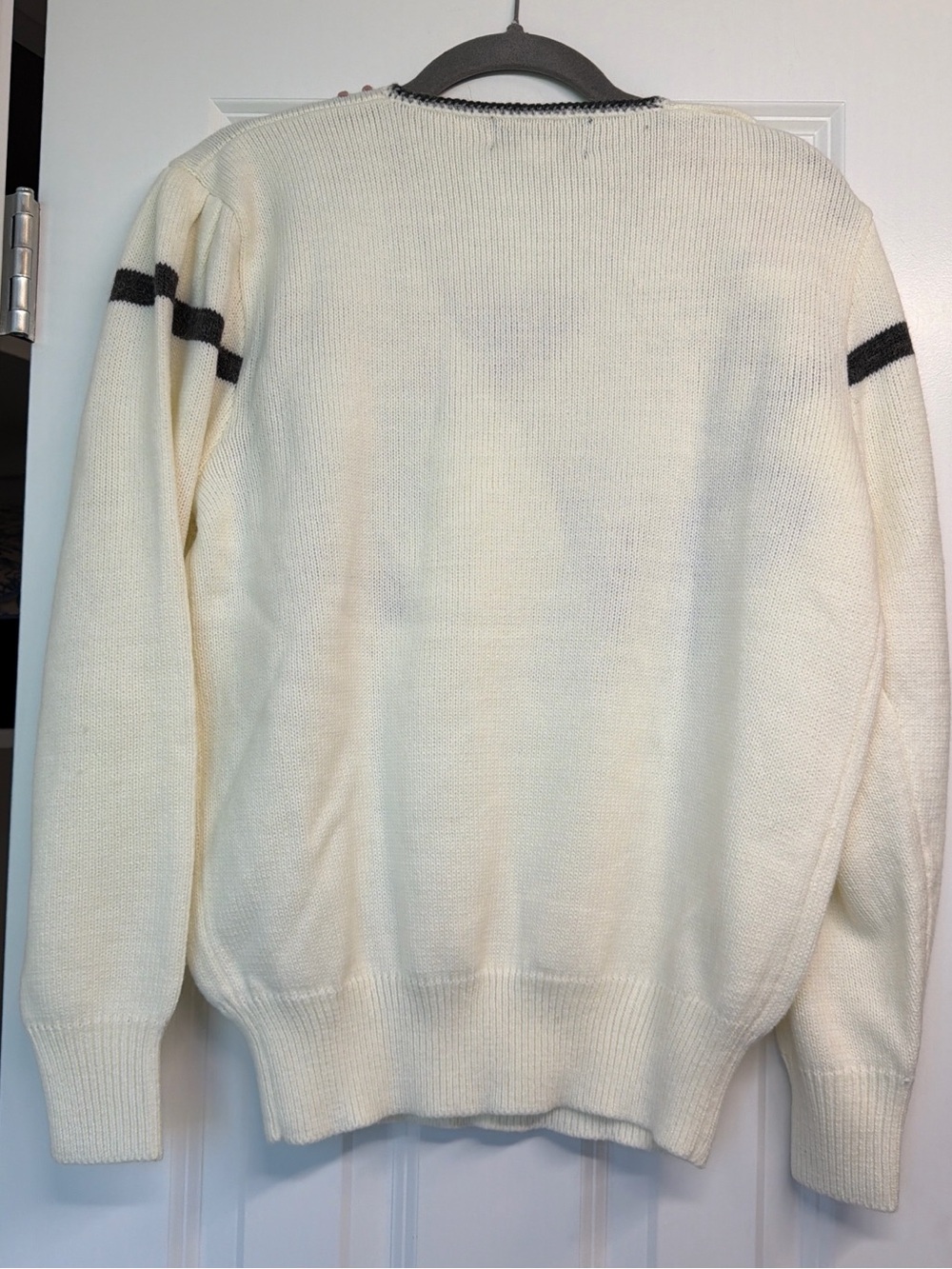 Dana Scott Cream V-Neck Sweater with Floral Jacquard - Picture 3 of 3